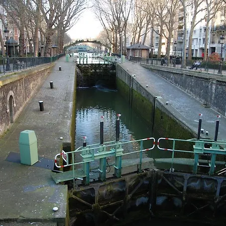 Duplex Republique Canal Saint Martin Parijs