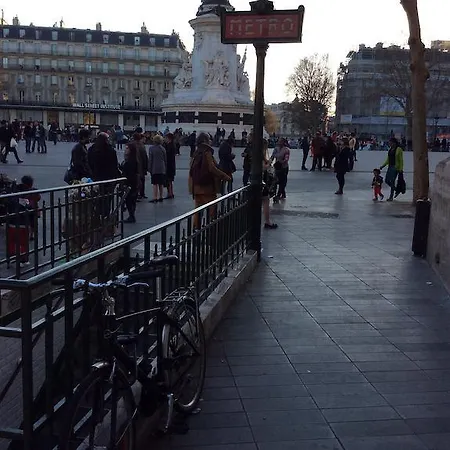 Duplex Republique Canal Saint Martin Paris